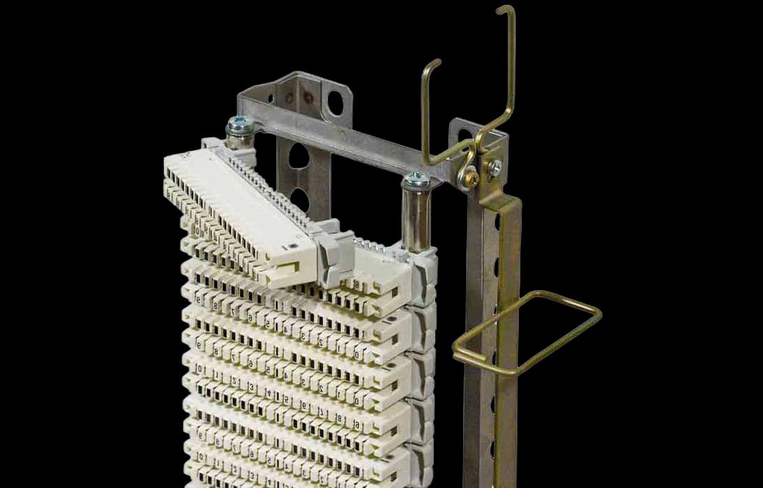 Боксы, рамки и несущие для плинтов
