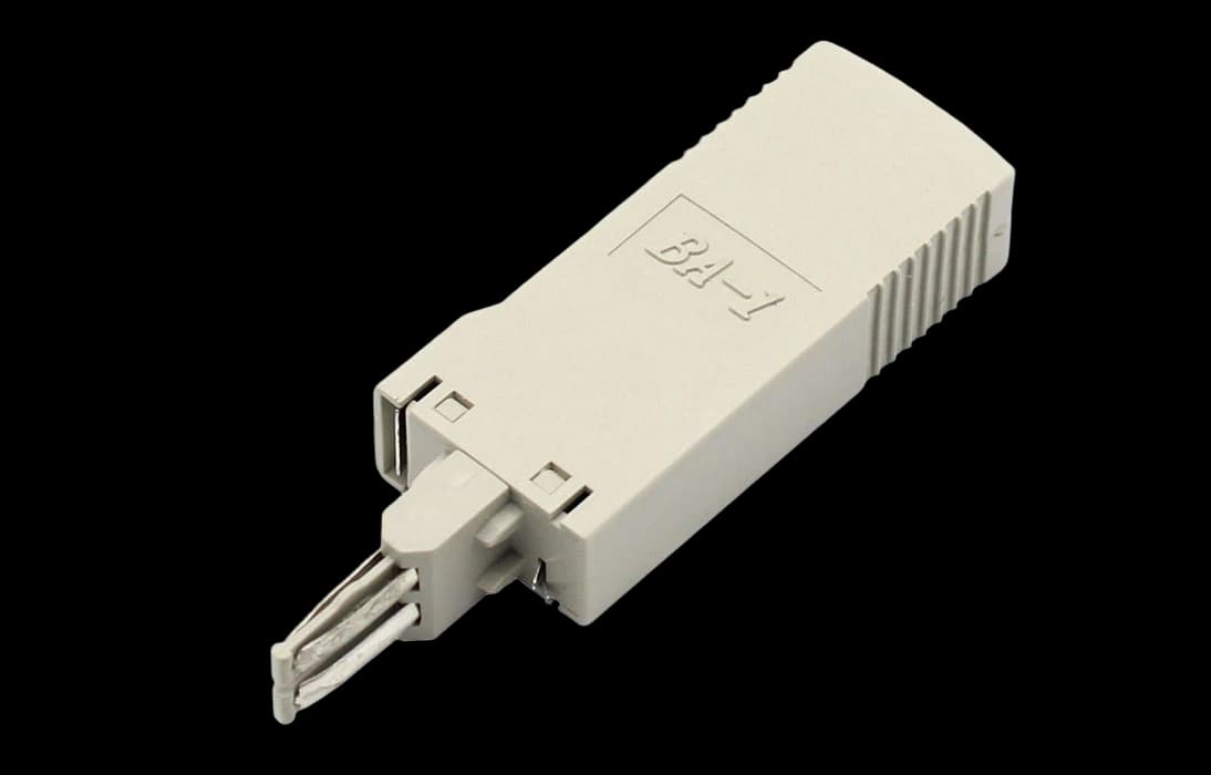 Штекер комплексной защиты с индикатором по току и напряжению, 10 шт в комплекте, без шины заземления для плинтов ПВТ