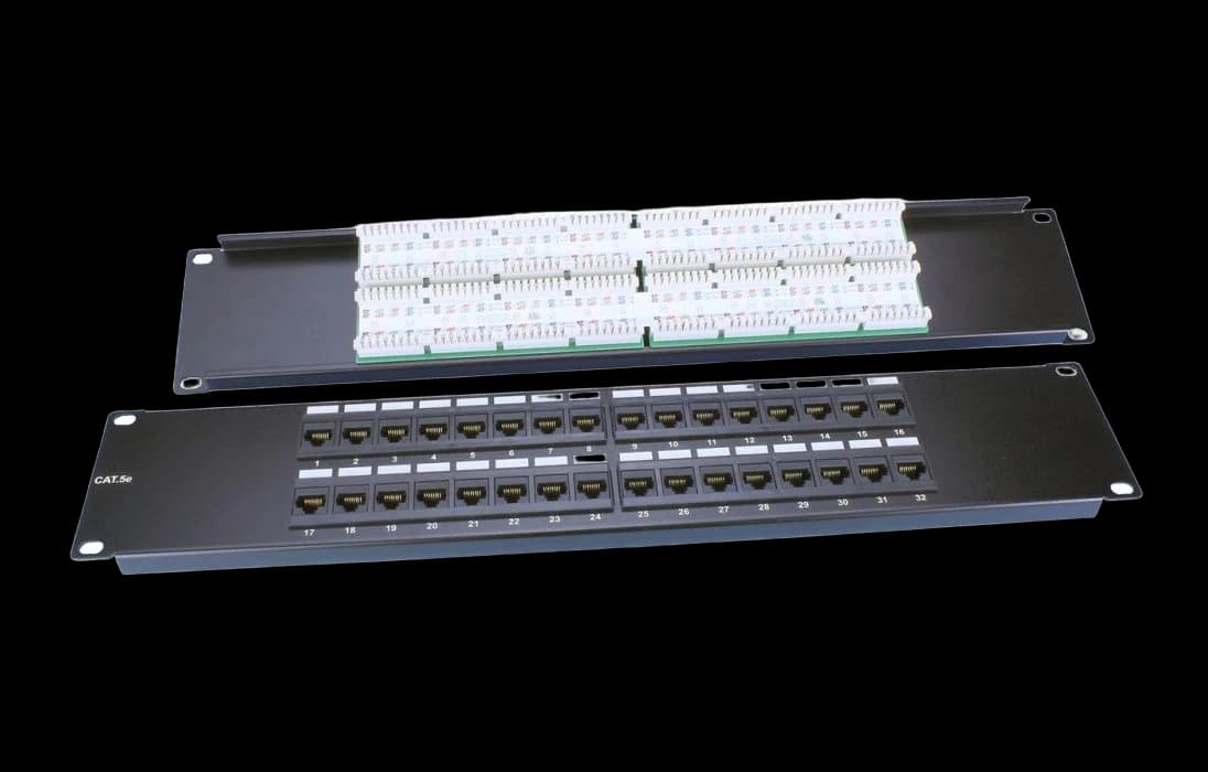 Патч-панель 19", 2U, 32 порта RJ-45, категория 5e, Dual IDC, ROHS, цвет черный