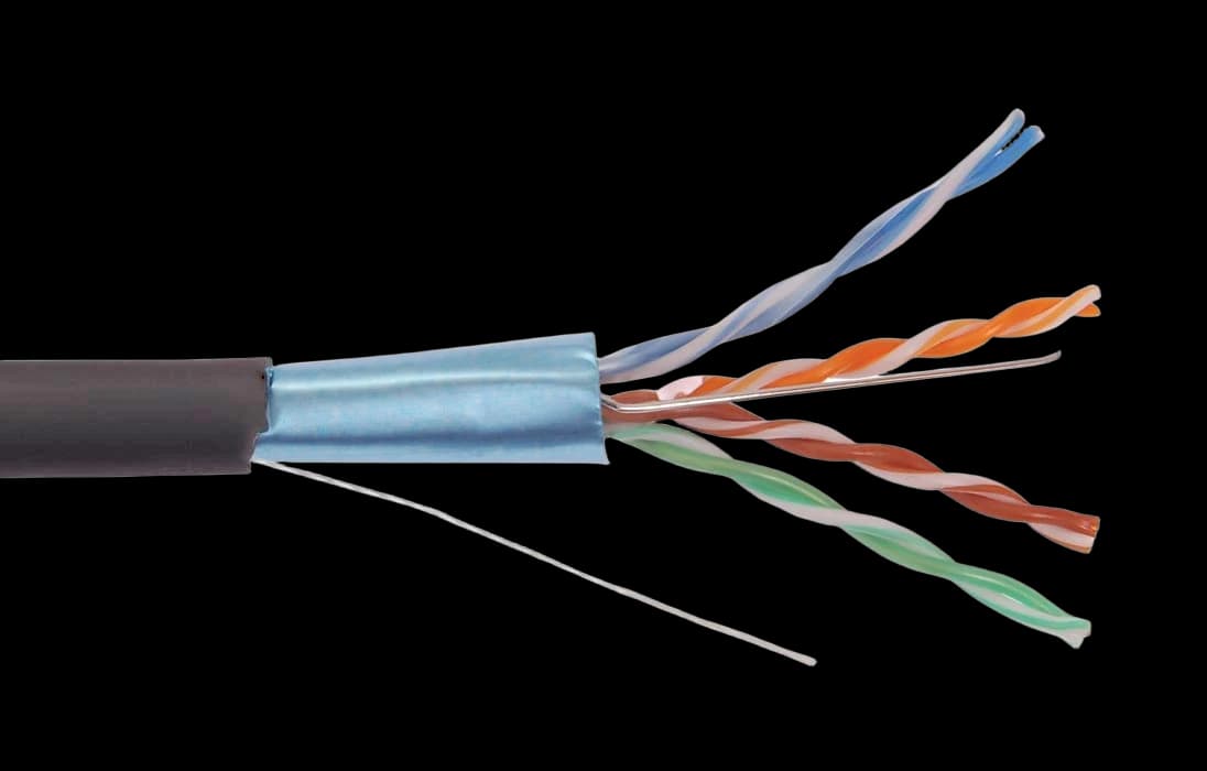 LC3-C5E04-339 ITK Каб. вп F/UTP, кат.5E 4х2х24AWG solid, LDPE, 305м, чер.