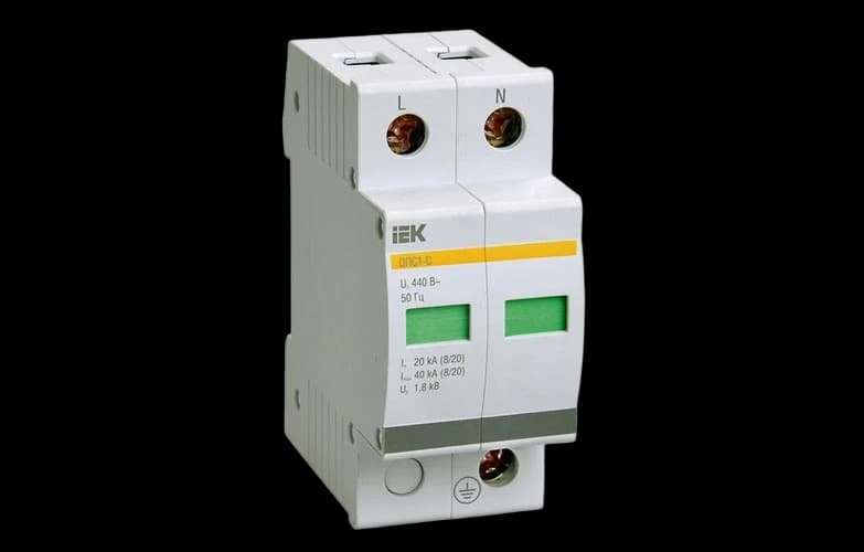 MOP20-3-C Огр-ль имп. перенапр. ОПС1-C 3P In=20kA Un=400B Im=40kA ИЭК
